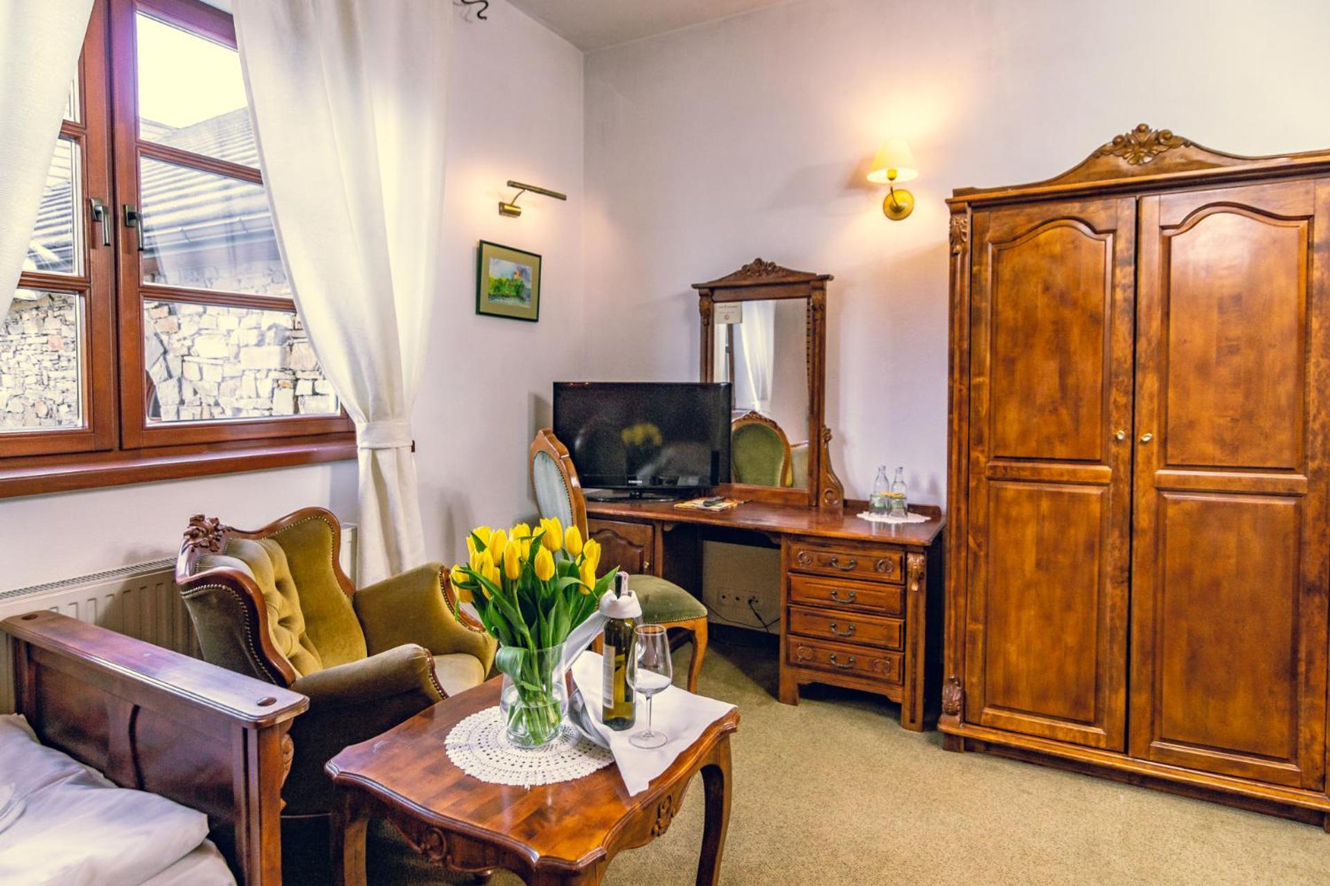 Hotel Folwark Stara Winiarnia Mszana Dolna Exterior foto