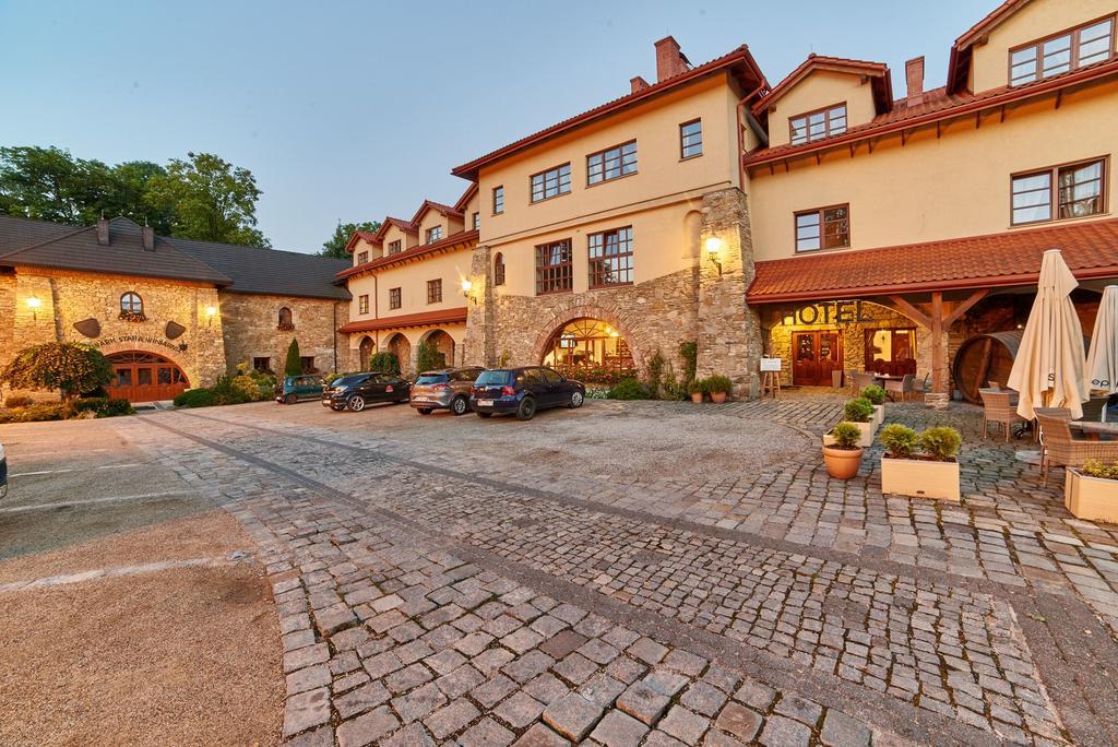 Hotel Folwark Stara Winiarnia Mszana Dolna Exterior foto