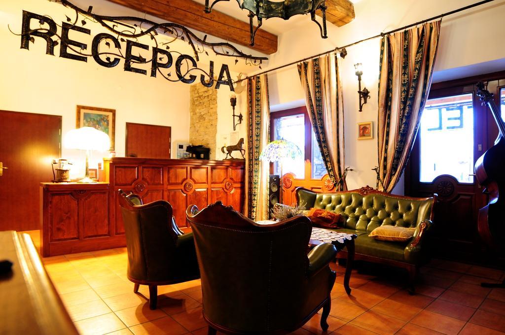 Hotel Folwark Stara Winiarnia Mszana Dolna Exterior foto